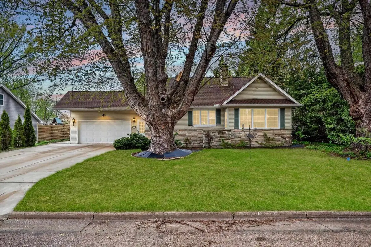 540 19TH AVENUE SOUTH, Wisconsin Rapids, WI 54495 - #1