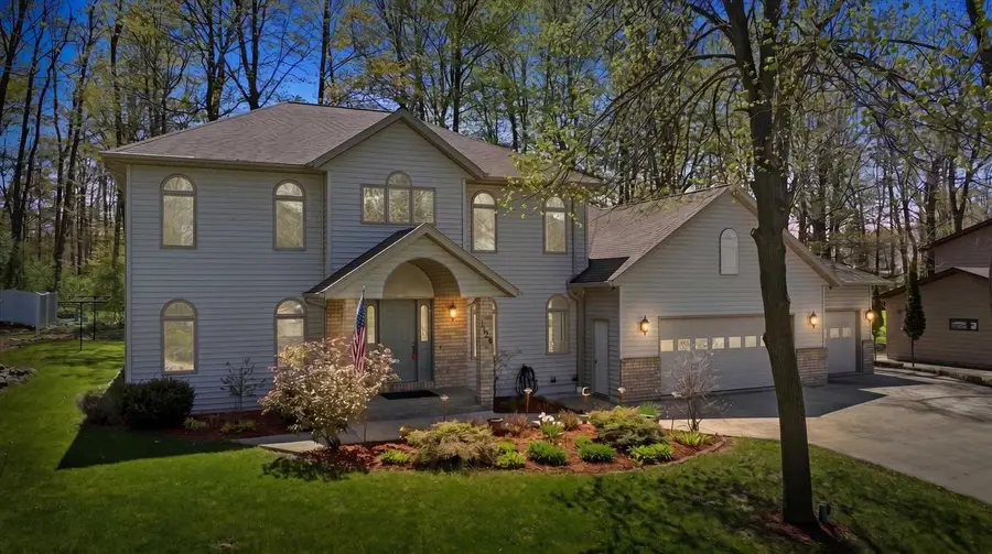 1126 W IVES STREET, Marshfield, WI 54449 - #3