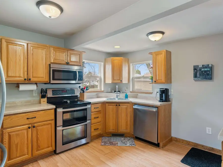 612 S WASHINGTON AVENUE, Marshfield, WI 54449 - #2