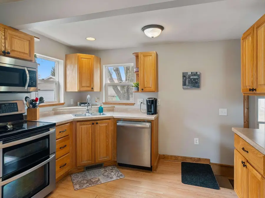 612 S WASHINGTON AVENUE, Marshfield, WI 54449 - #3