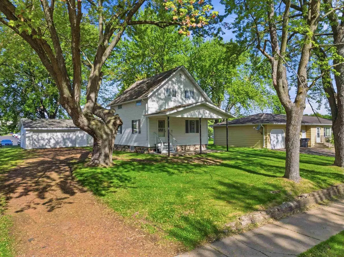 1108 N WALNUT AVENUE, Marshfield, WI 54449 - #1