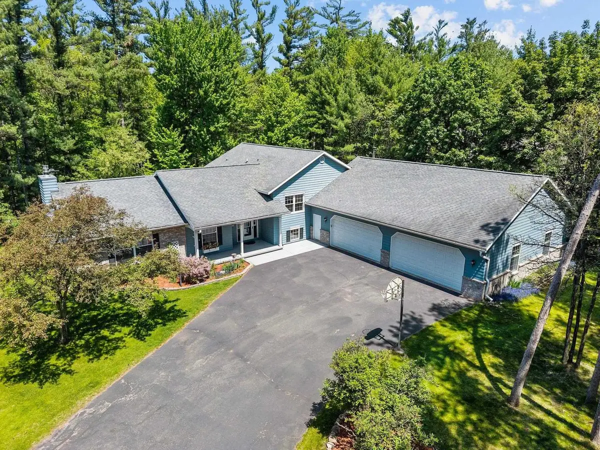 3731 NORTH VALLEY DRIVE, Wisconsin Rapids, WI 54494 - #1