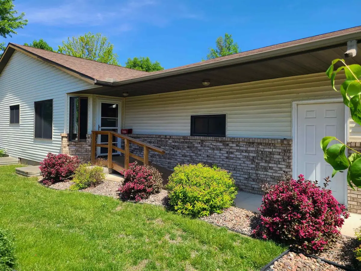 3158 S 33RD STREET, La Crosse, WI 54601 - #1