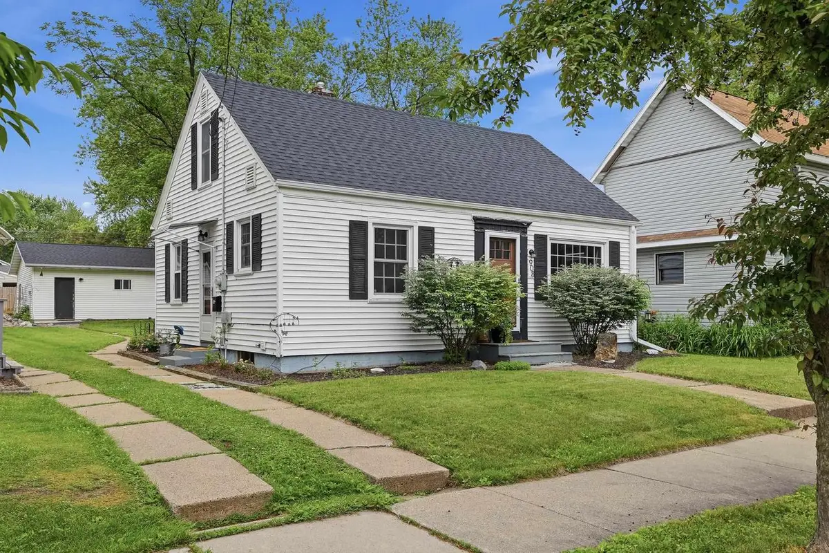 908 S PEACH AVENUE, Marshfield, WI 54449 - #1