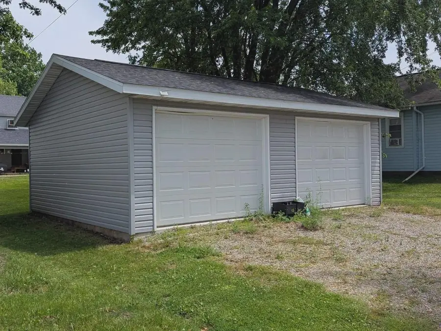 202 W ARNOLD STREET, Marshfield, WI 54449 - #3