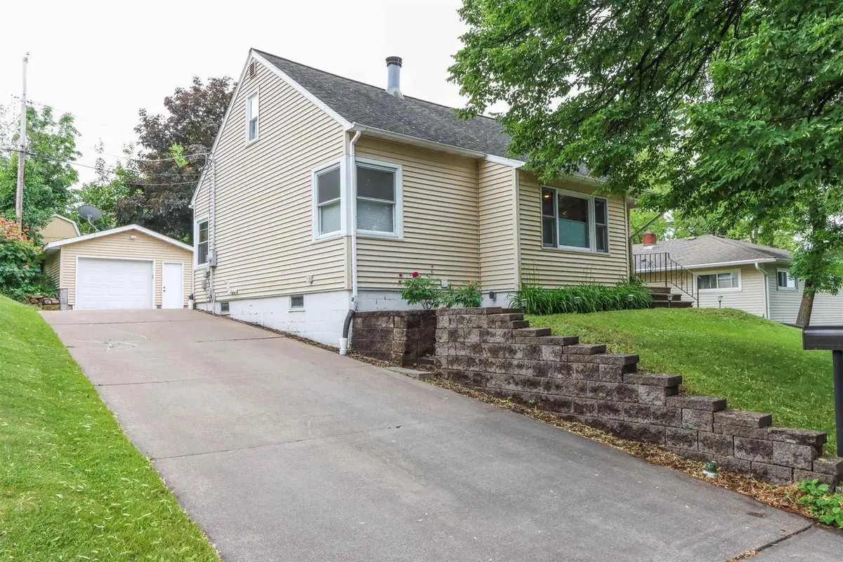 807 NINA AVENUE, Wausau, WI 54403 - #1