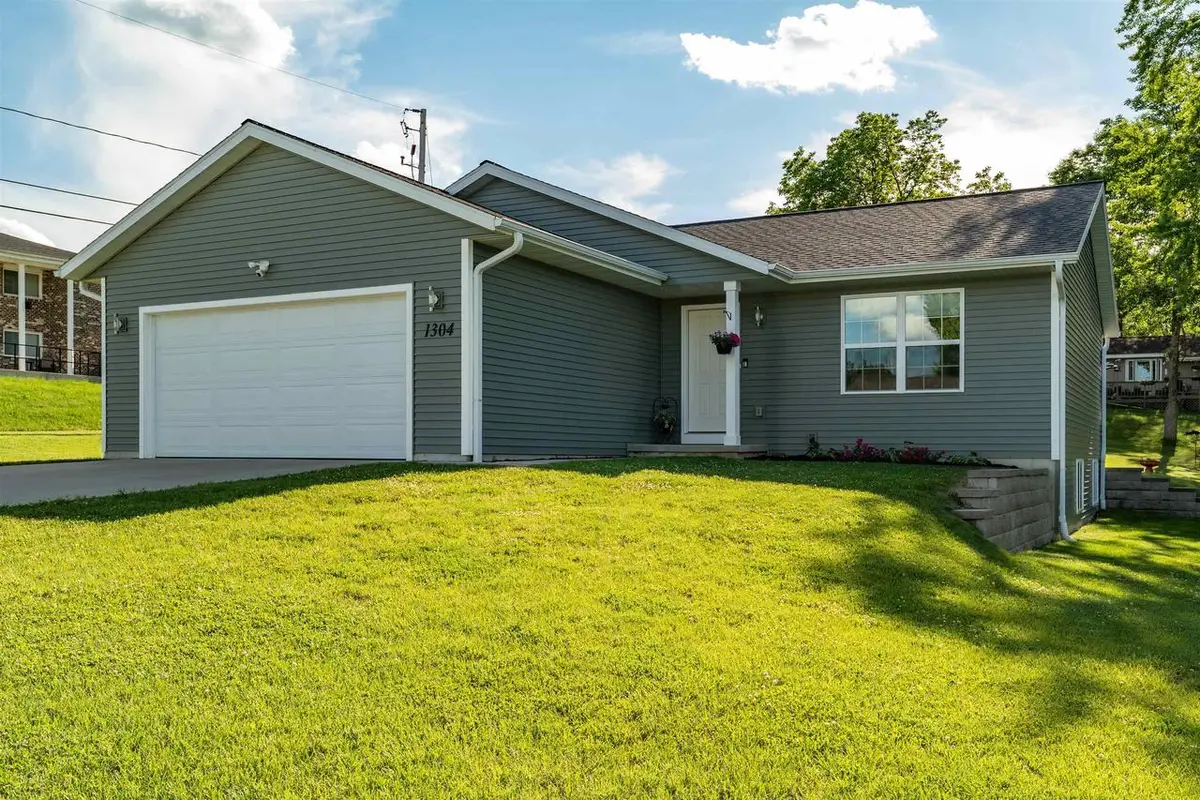 1304 N 2ND AVENUE, Wausau, WI 54401 - #1
