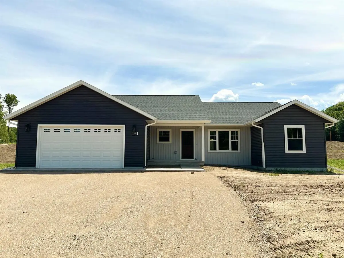 1351 Knapp Street, Oshkosh, WI 54729 - #1