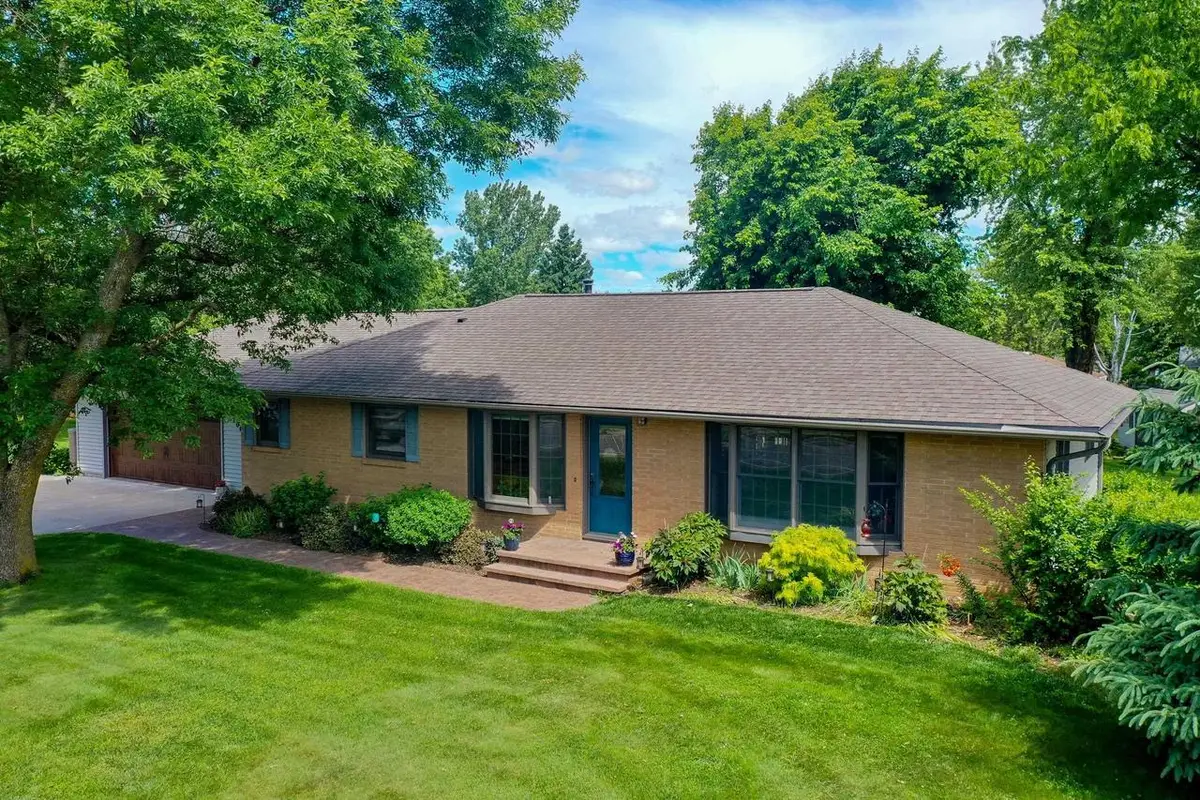 206 W CEDAR STREET, Abbotsford, WI 54405 - #1
