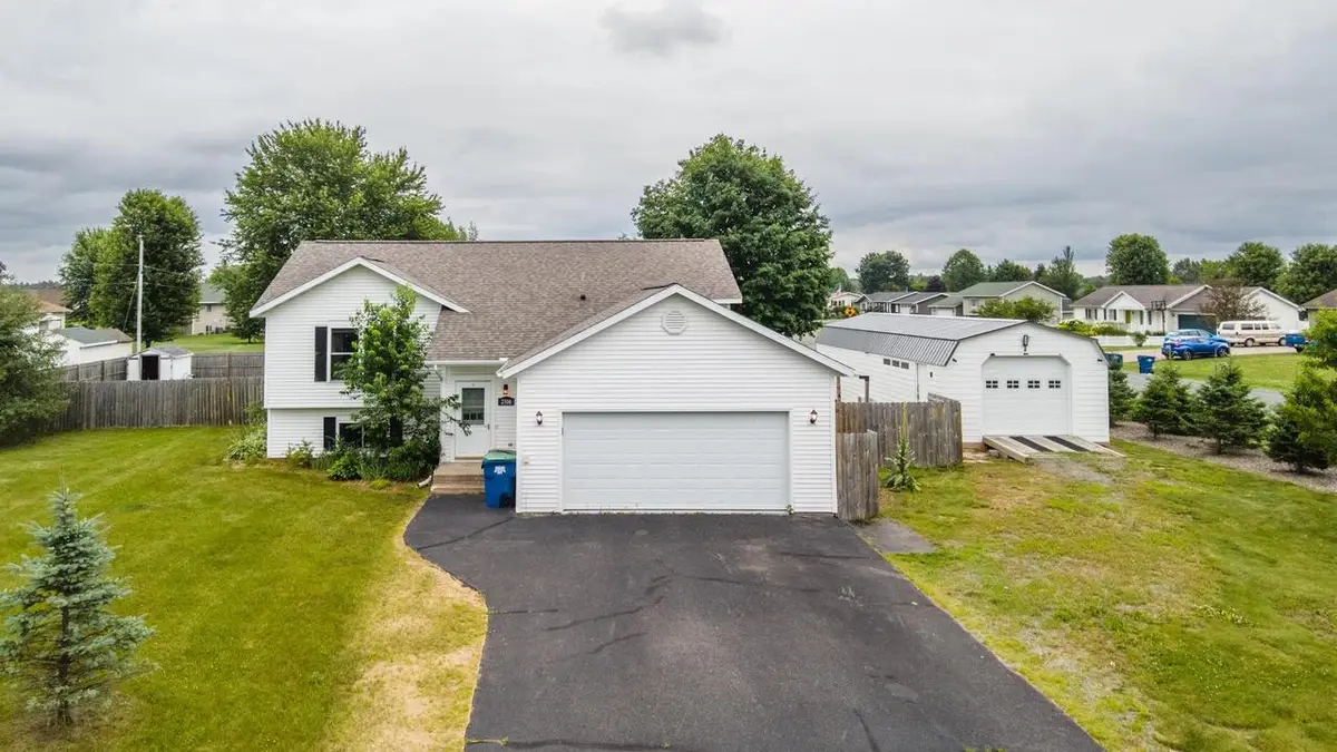 2104 MEADOW DRIVE, Kronenwetter, WI 54455 - #1