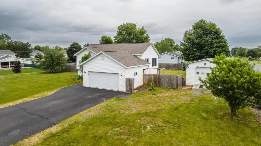 2104 MEADOW DRIVE, Kronenwetter, WI 54455 - #3