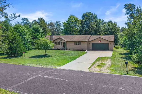 212 W WALDEN WAY, Nekoosa, WI 54457