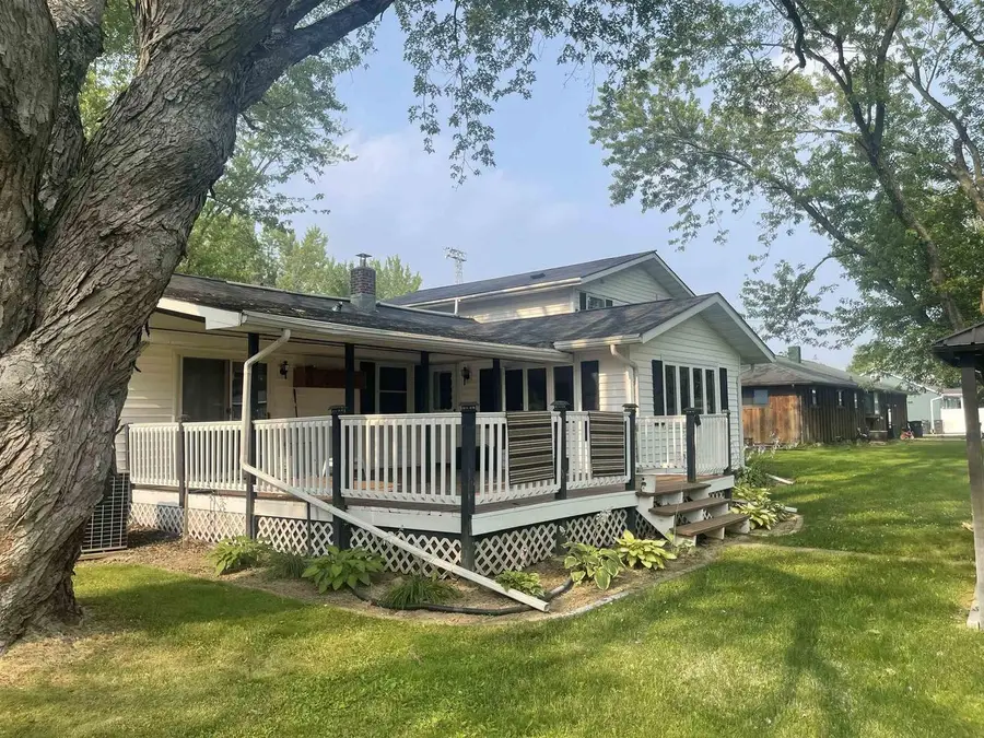 409 W BUTTERNUT STREET, Abbotsford, WI 54405 - #2