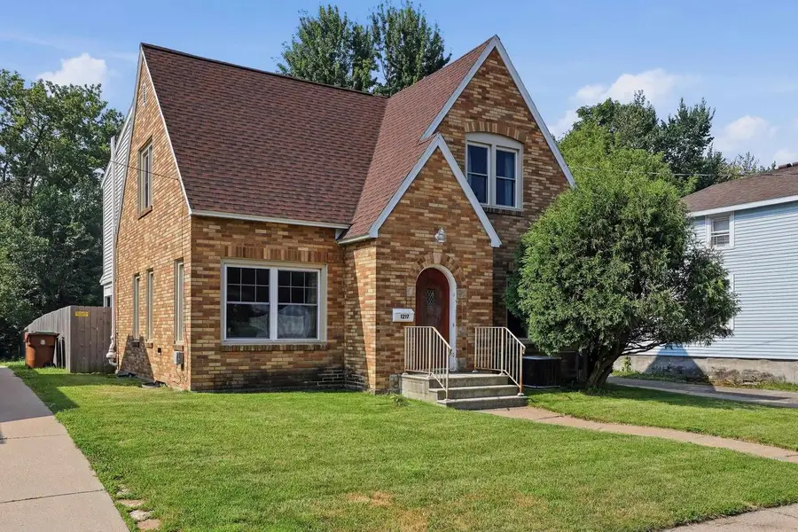 1217 FRANKLIN STREET, Stevens Point, WI 54481 - #2