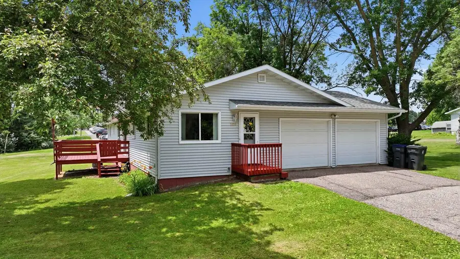 1010 N WALNUT AVENUE, Marshfield, WI 54449 - #2