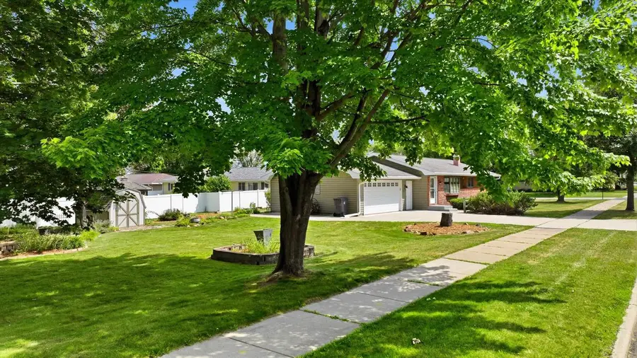 2711 S WASHINGTON AVENUE, Marshfield, WI 54449 - #3