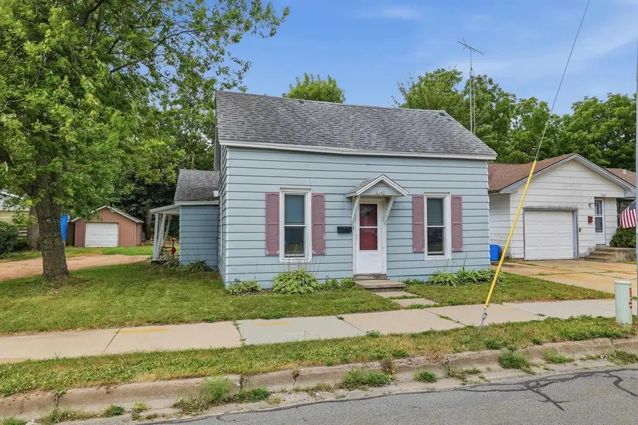 2142 STRONGS AVENUE, Stevens Point, WI 54481 - #2