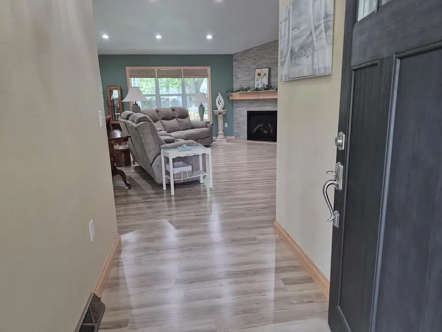 404 N JUNO AVENUE, Marshfield, WI 54449 - #3