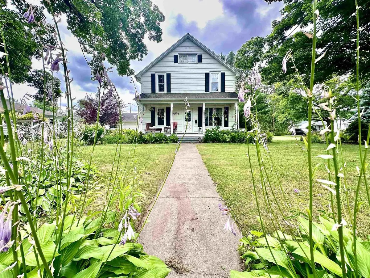 404 BRUCE STREET, New London, WI 54961 - #1