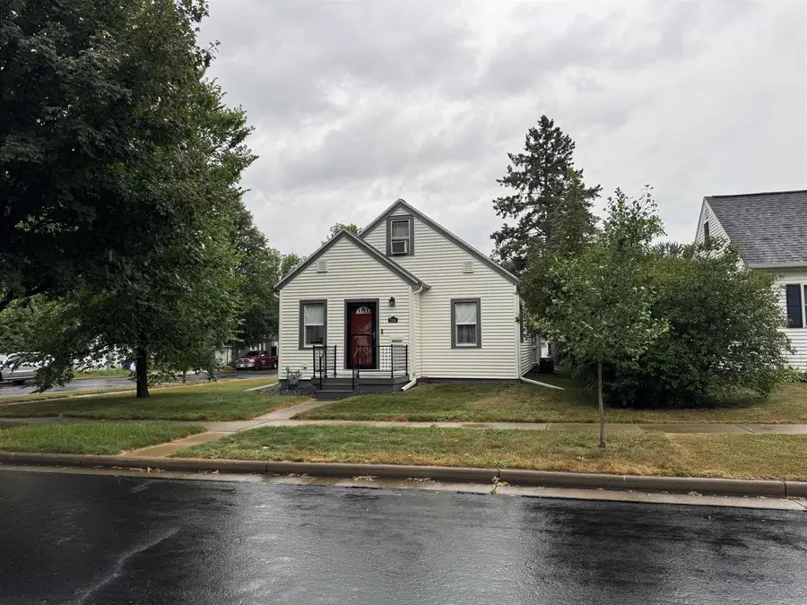 1004 N 5TH AVENUE, Wausau, WI 54401 - #2