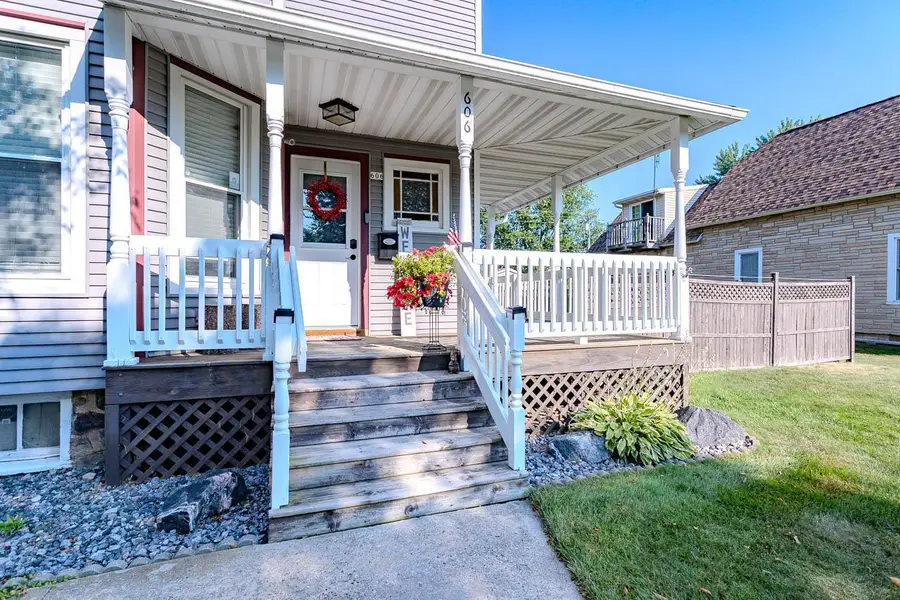 606 S VINE AVENUE, Marshfield, WI 54449 - #2
