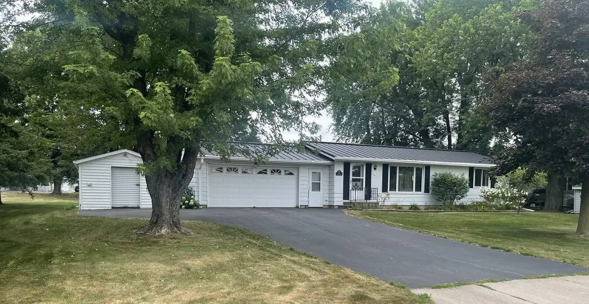 406 E PINE STREET, Abbotsford, WI 54405 - #1