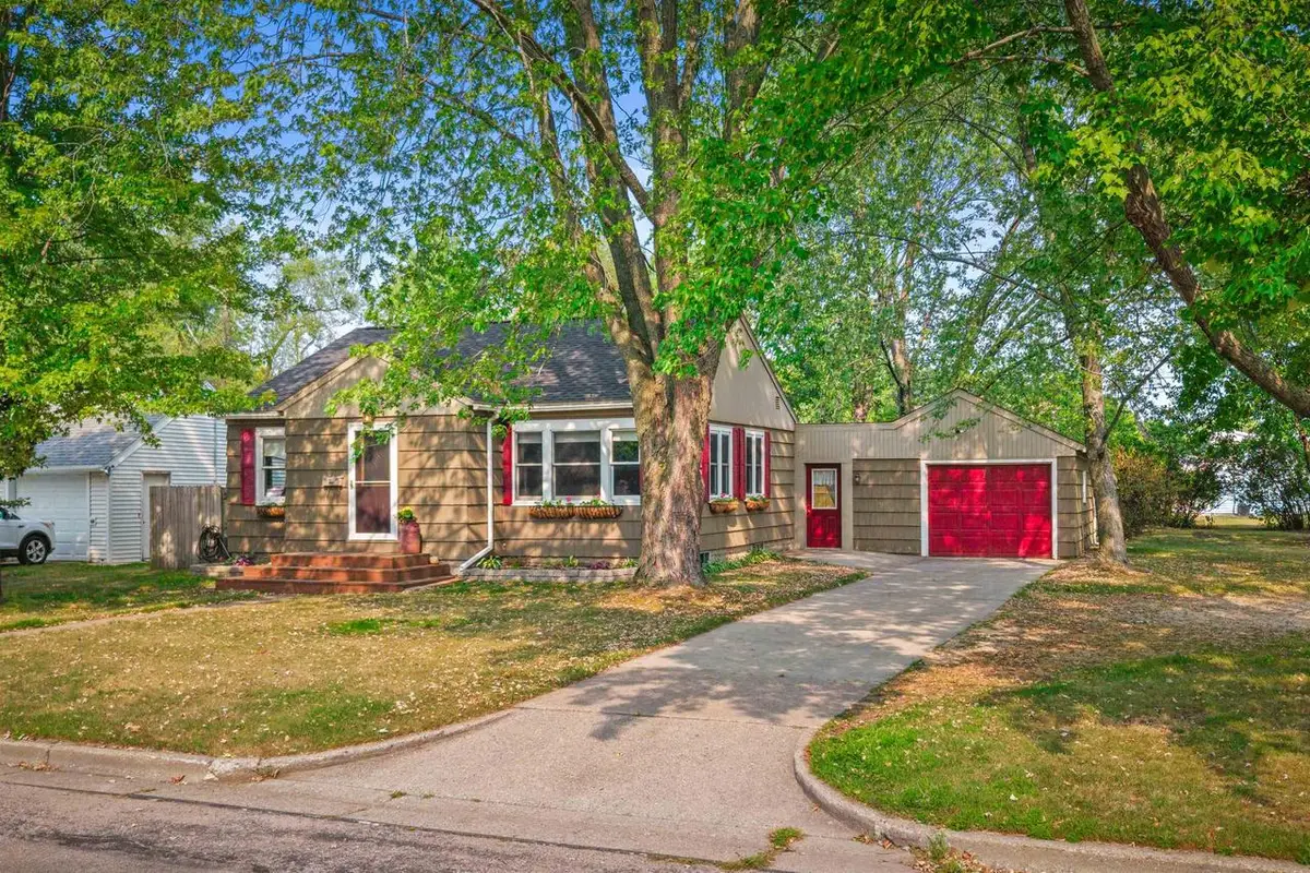 1211 10TH STREET SOUTH, Wisconsin Rapids, WI 54494 - #1