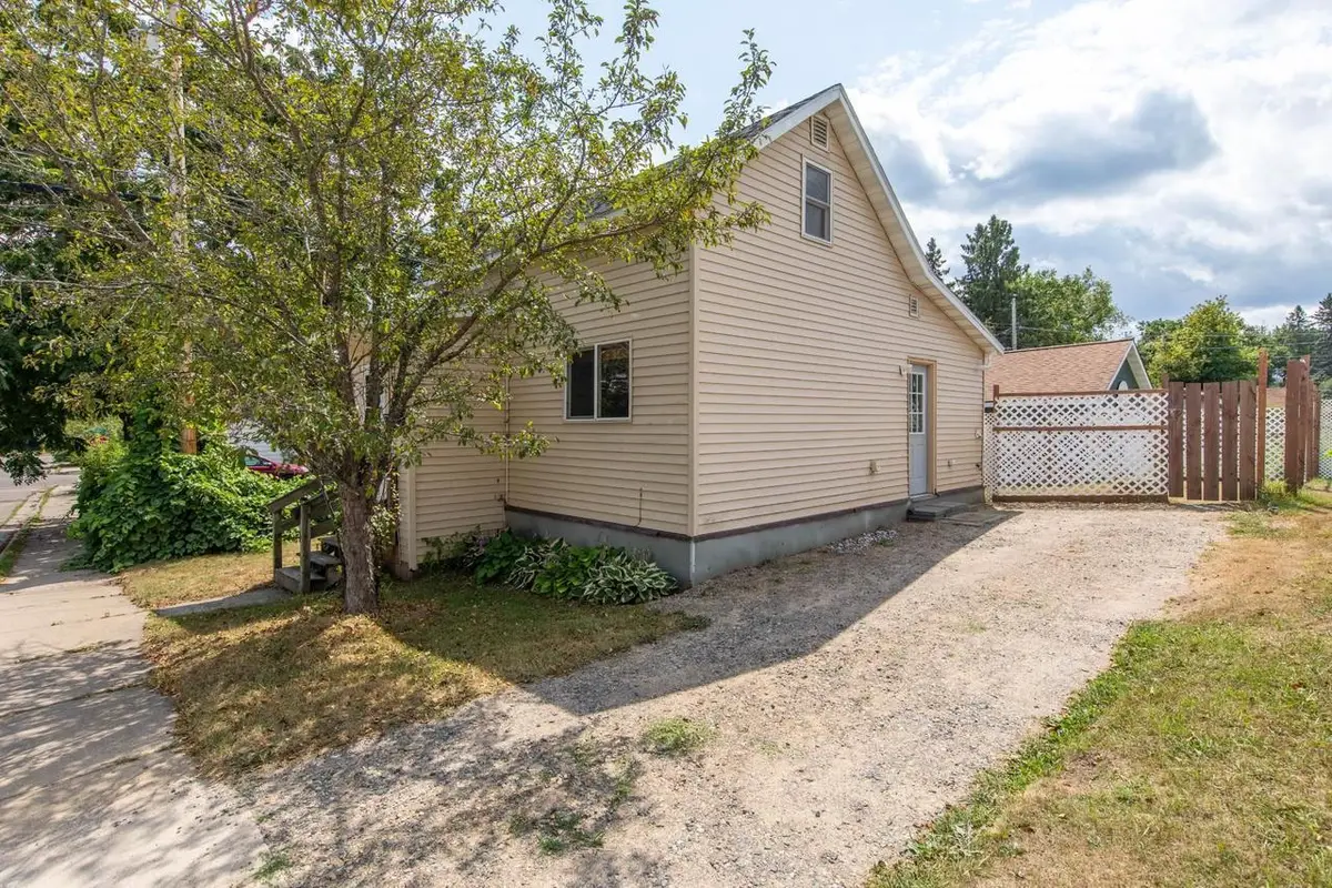 15 W MONTROSE STREET WEST, Rhinelander, WI 54501 - #1