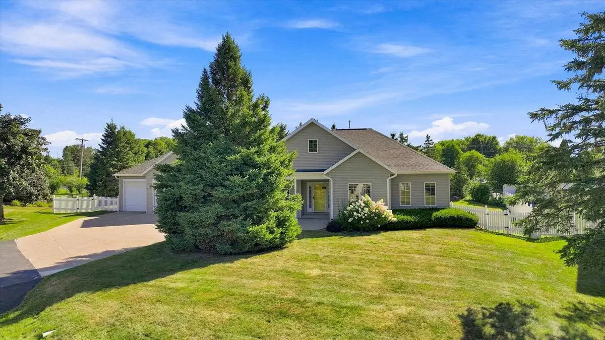 1109 S LOCUST AVENUE, Marshfield, WI 54449 - #1