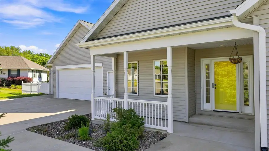 1109 S LOCUST AVENUE, Marshfield, WI 54449 - #2