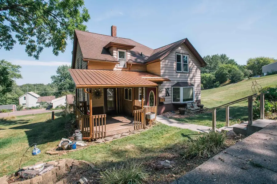 411 E 5TH STREET, Neillsville, WI 54456 - #2