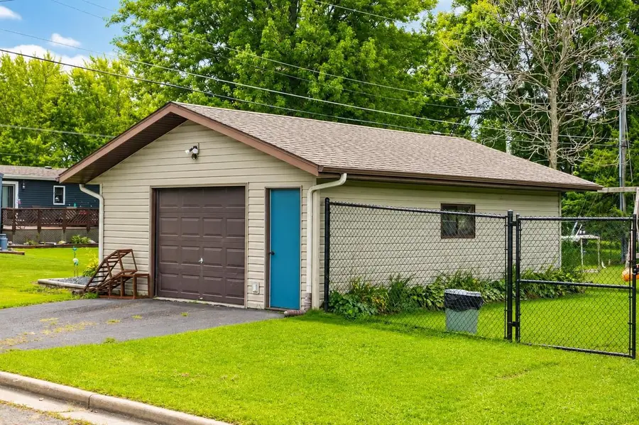 194 N 5TH STREET, Dorchester, WI 54425 - #2