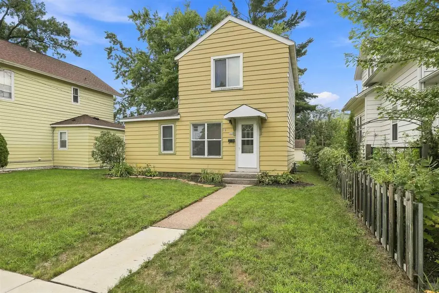 325 WASHINGTON AVENUE, Stevens Point, WI 54481 - #2