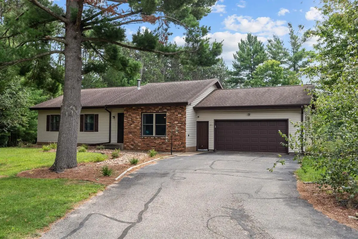 1811 WHISPERING PINE DRIVE, Plover, WI 54467 - #1