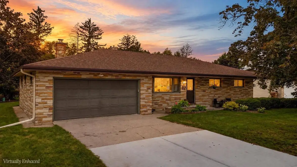 3300 ALGOMA STREET, Stevens Point, WI 54481 - #1