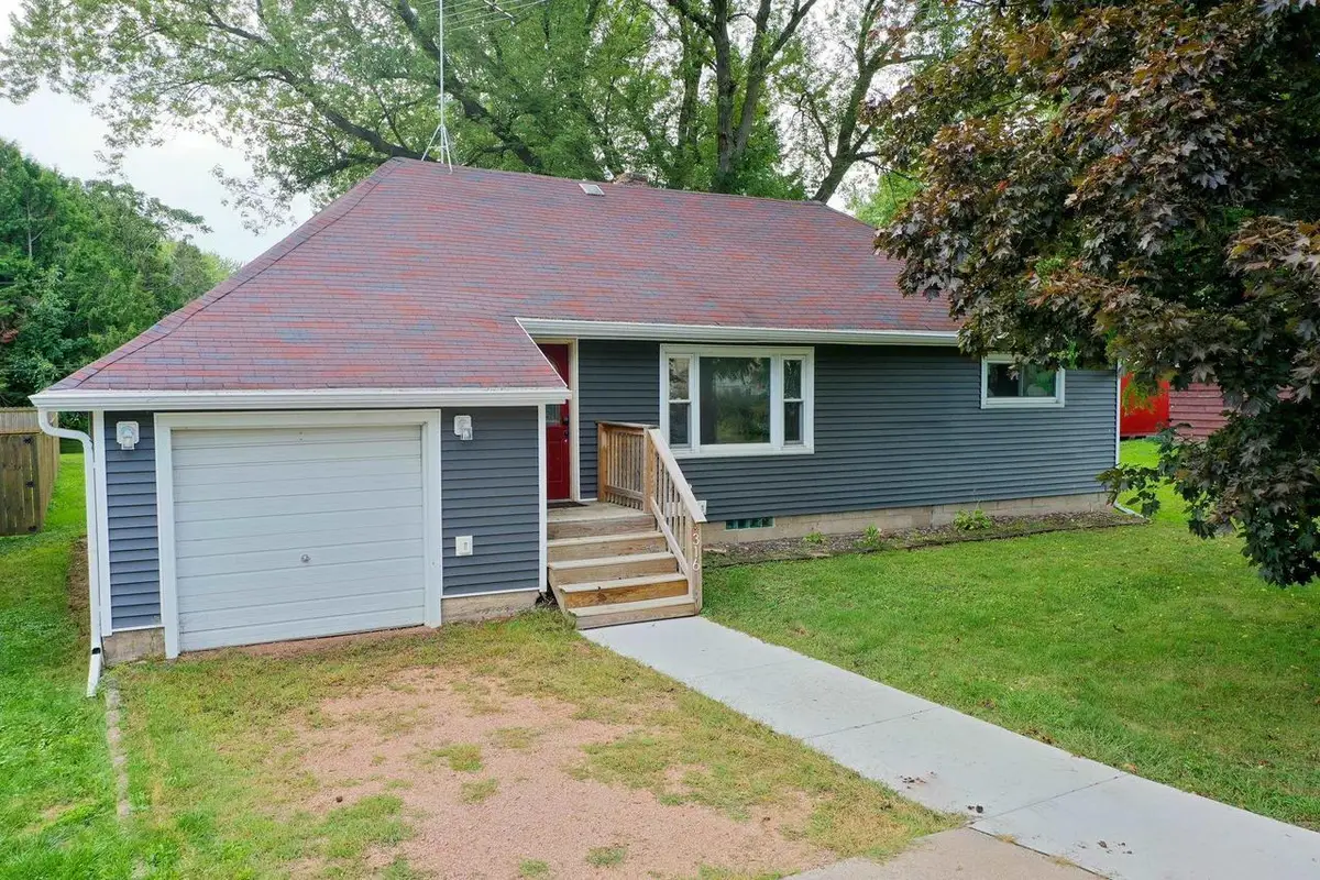 316 LINCOLN STREET, Stanley, WI 54768 - #1