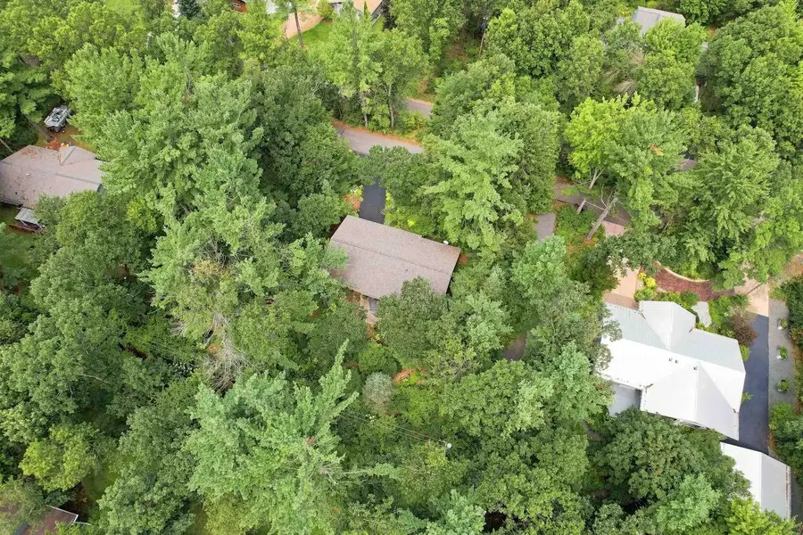 2421 MAGNOLIA DRIVE, Plover, WI 54467 - #2