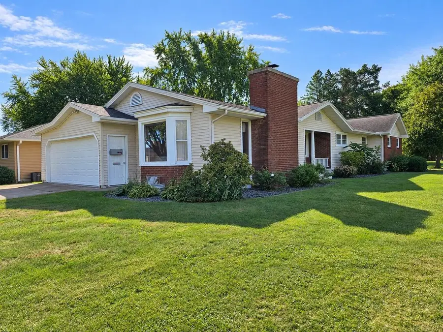 601 S MARYKNOLL AVENUE, Marshfield, WI 54449 - #2