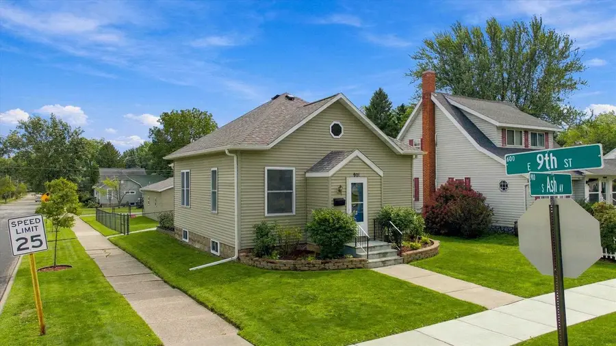 901 S ASH AVENUE, Marshfield, WI 54449 - #3