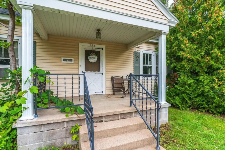 924 N 4TH AVENUE, Wausau, WI 54401 - #3