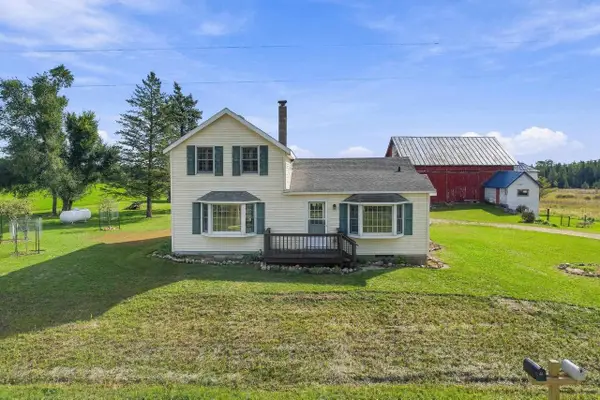 N8218 COUNTY ROAD J, Iola, WI 54945