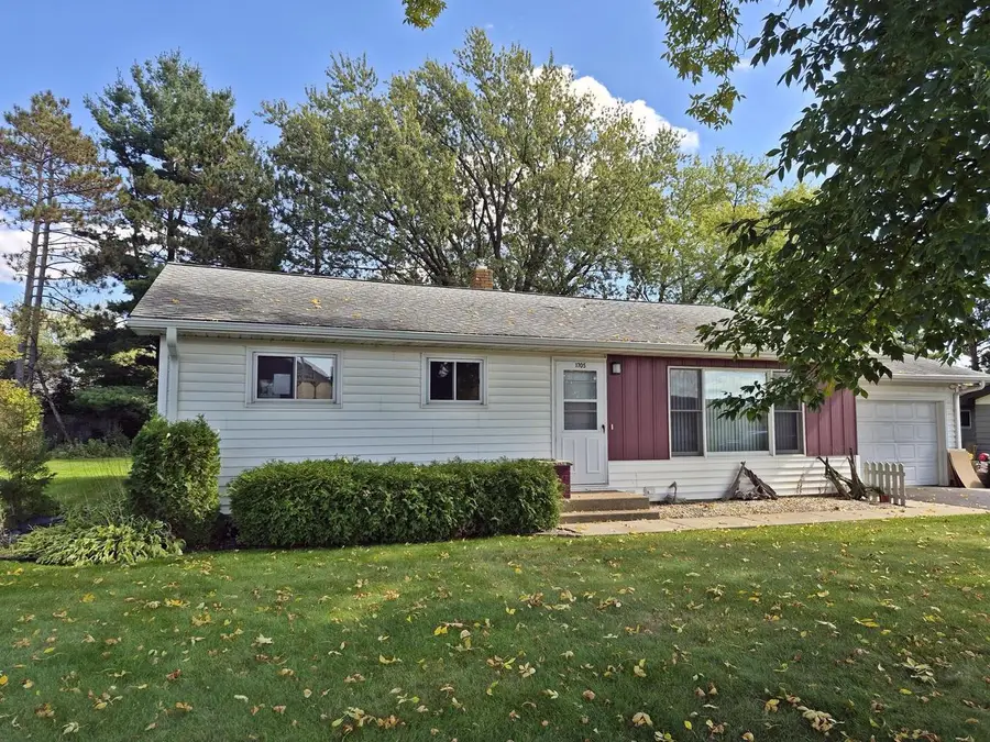 1705 N PEACH AVENUE, Marshfield, WI 54449 - #2