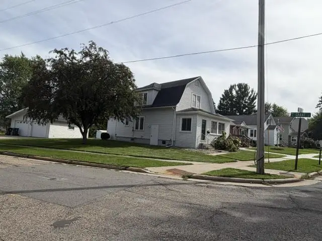 713 N MAPLE AVENUE, Marshfield, WI 54449 - #3