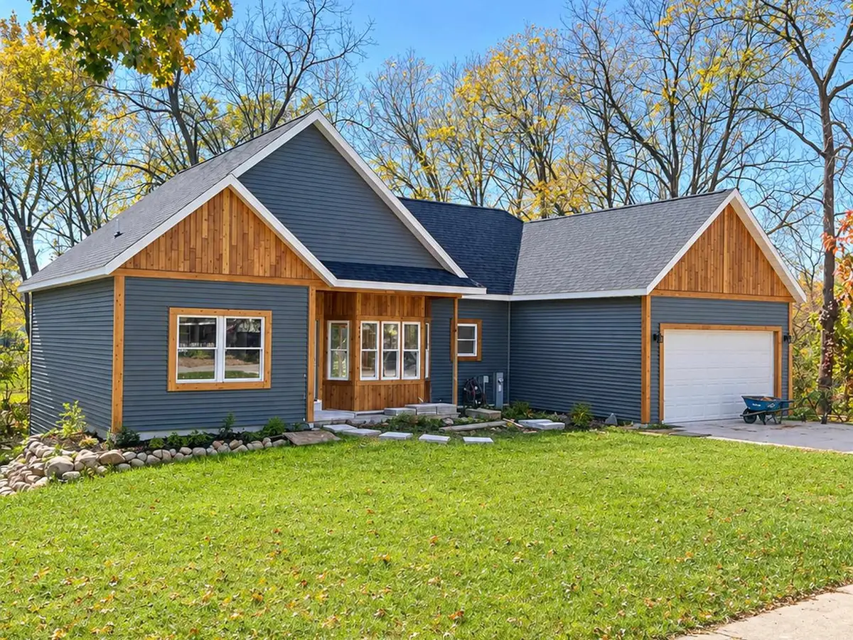 491 MILL STREET, Amherst, WI 54406 - #1