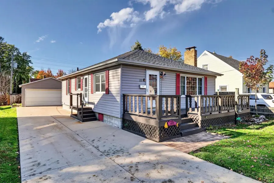 221 16TH AVENUE NORTH, Wisconsin Rapids, WI 54495 - #2