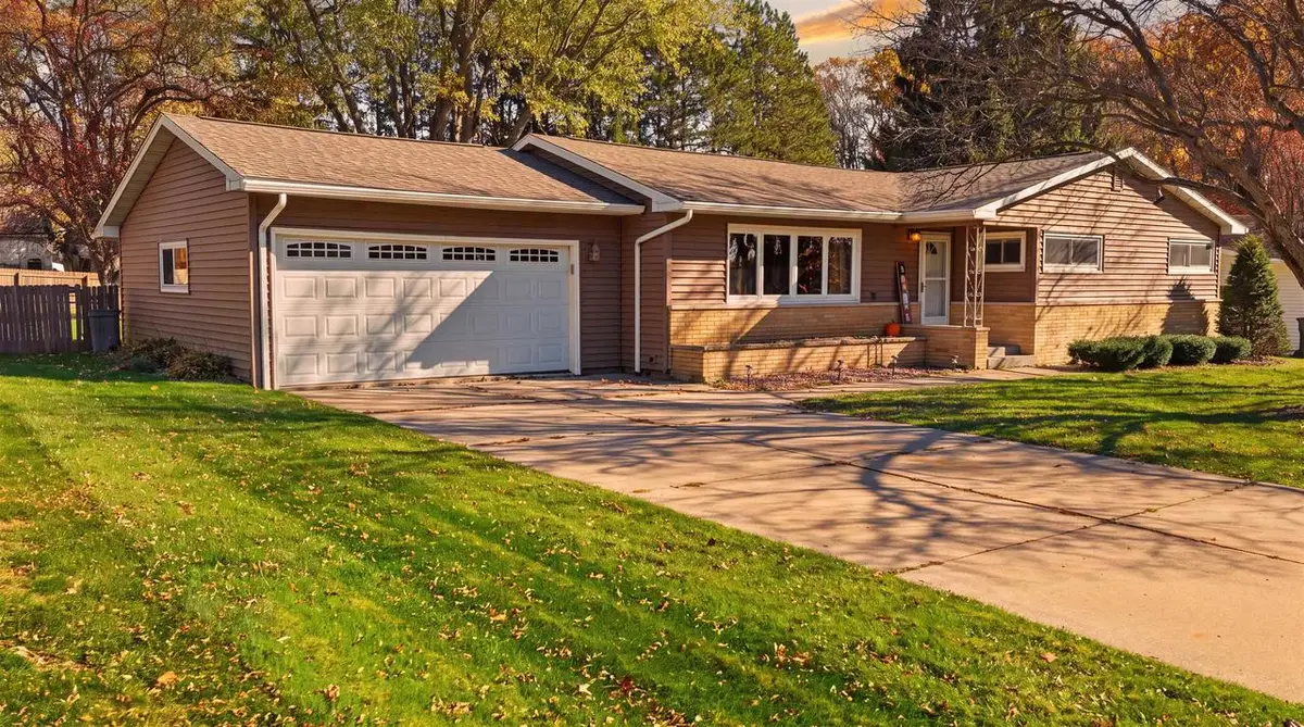 717 S SYCAMORE AVENUE, Marshfield, WI 54449 - #1