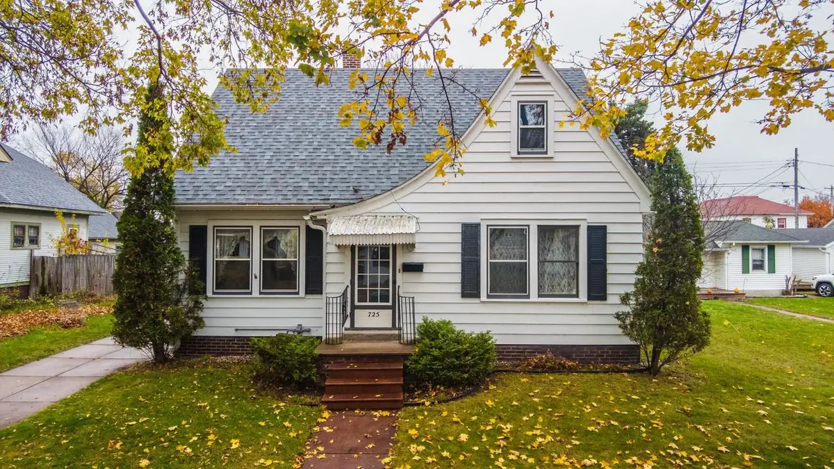 725 S 4TH AVENUE, Wausau, WI 54401 - #1