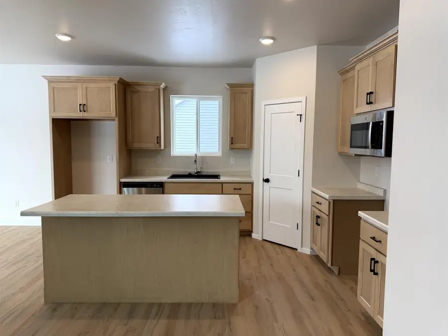 N9355 GEMSTONE COURT, Appleton, WI 54915 - Image #2