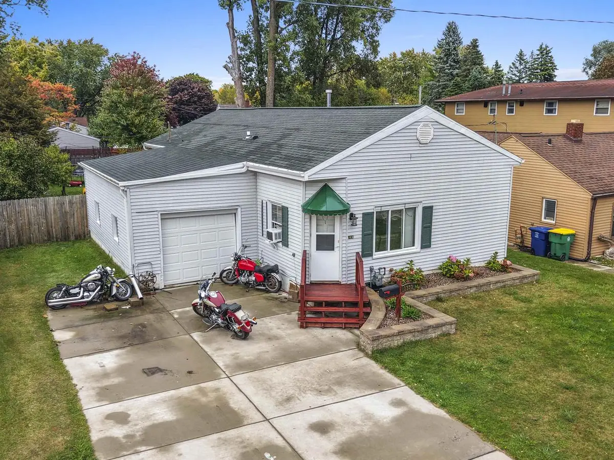 1333 VANDERBRAAK STREET, Green Bay, WI 54302 - Image #1