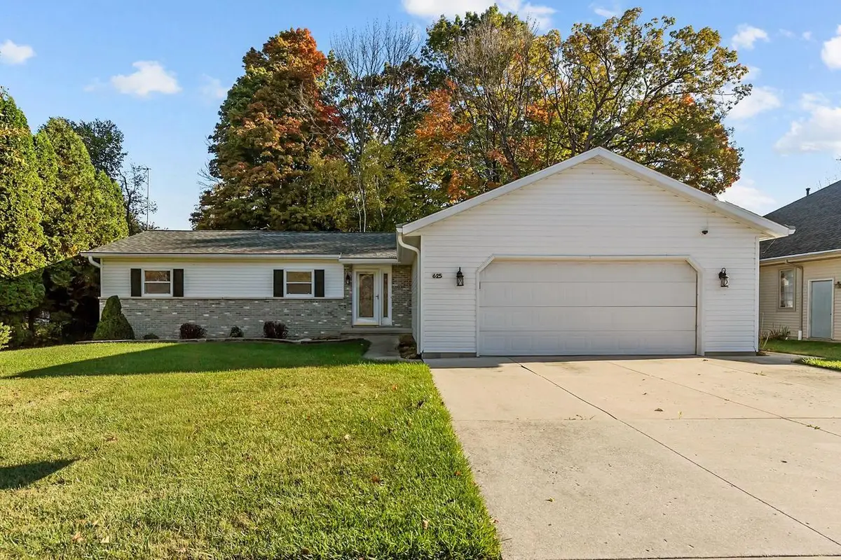 625 RIVER BLUFF DRIVE, Manitowoc, WI 54220 - Image #1